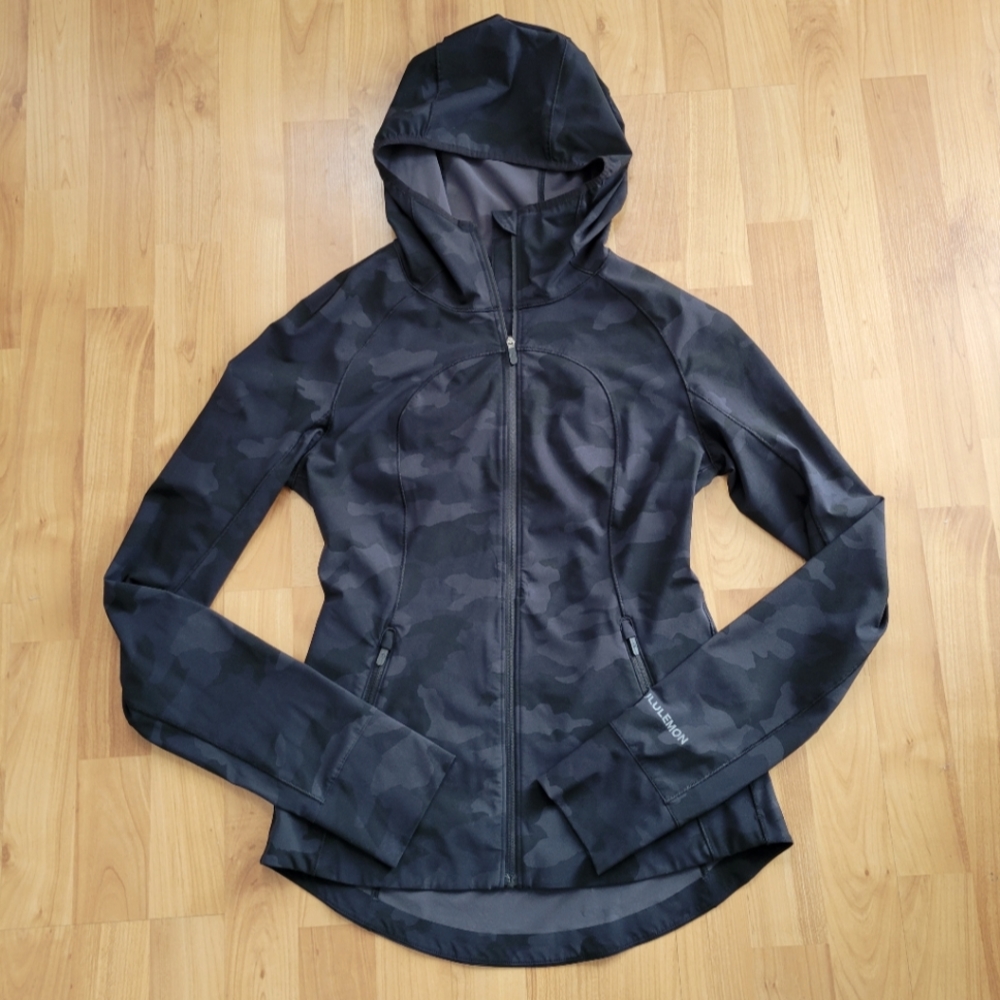NWOT Lululemon Mist Over Windbreaker 4 Incognito Camo Multi Grey